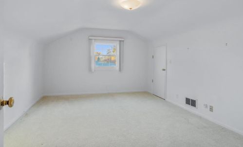 2925 Waubenoor Dr, Green Bay WI  54301-1526 exterior