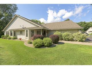1083 Harriet Ln, Saint Paul, MN 55113-6448