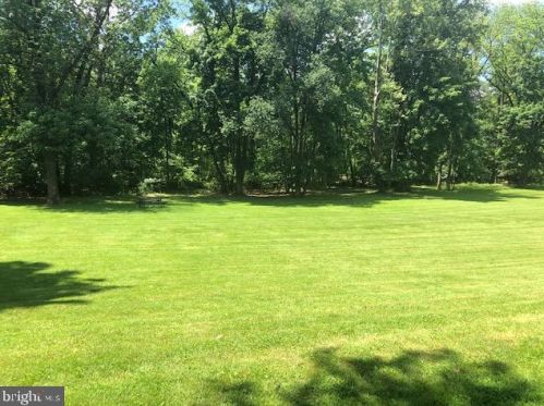 225 Ash Ln, Miquon PA 19444-2101 exterior