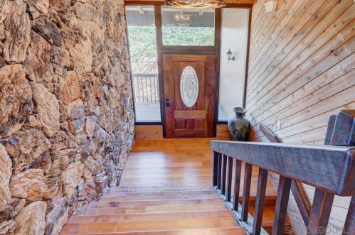28136 Glenmeade Way, Escondido, CA 92026-6635