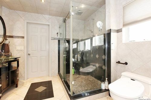 508 Wolf Hill Rd, Huntington Station NY  11746-5725 exterior