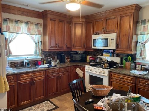 2012 Price St, Rahway NJ  07065-4238 exterior
