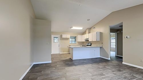 1001 Hartford Dr, Deland, FL 32724-2927