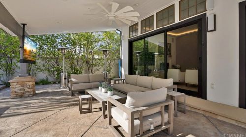 3825 Prado Del Trigo, Calabasas CA  91302-3638 exterior