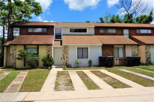 2757 Hunt Club Ln, Orlando, FL 32826-3909