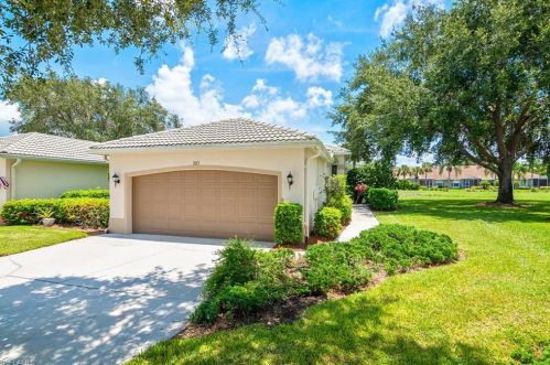 1813 Avian Ct, Naples, FL 34119-3301