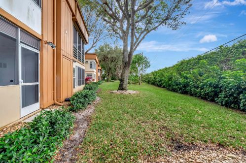 446 Normandy J, Delray Beach FL  33484-4874 exterior