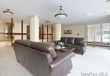 172-70 Highland Ave, Jamaica, NY 11432-3434