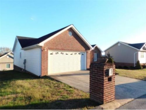 211 Stone Edge Cir, Kingsport, TN 37660-3490