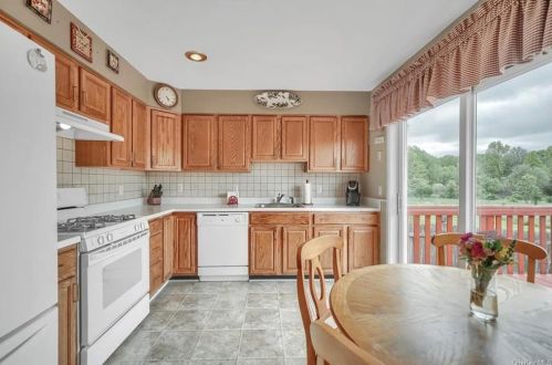 25 Mclaughlin Way, Washingtonville NY  10992-1151 exterior