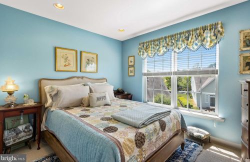 713 Village Ave, Collegeville PA  19426-4168 exterior