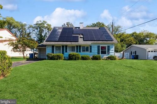 6 Bucknell Ln, Willingboro, NJ 08046-1602
