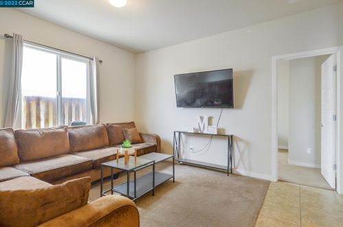 2243 Eastport Dr, Oakley CA  94561-3539 exterior