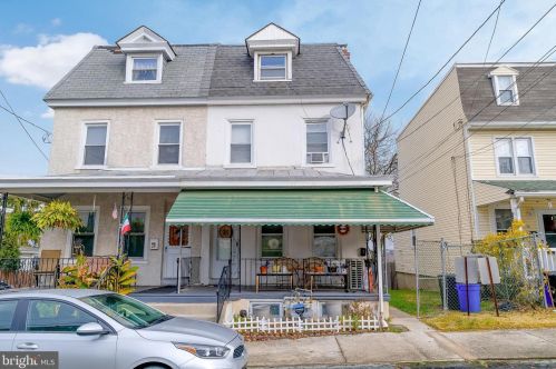 37 6th St, Norristown, PA 19405-1107