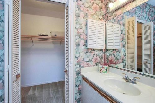 1666 Middle Gulf Dr, Sanibel FL  33957-6307 exterior