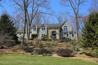 1 Honey Hollow Rd, Katonah, NY 10536-3607