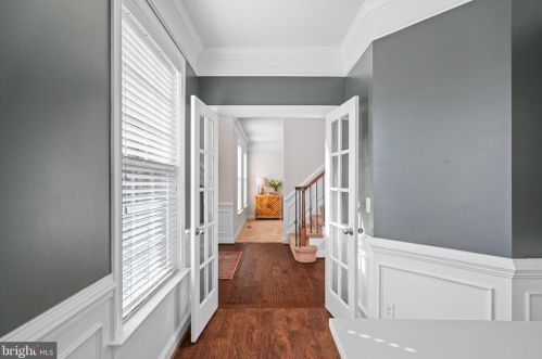 15340 Wits End Dr, Woodbridge VA  22193-5889 exterior