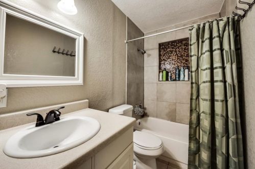 3404 Royal Crst Dr, Fort Worth TX 76140-2716 exterior