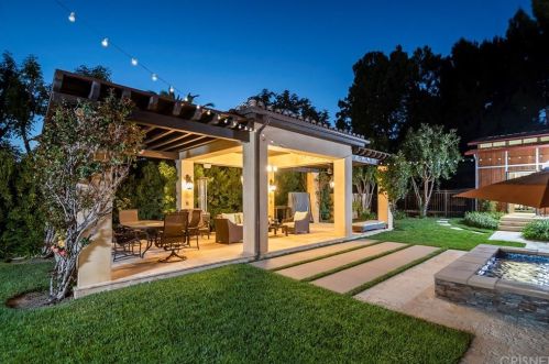 6144 Chesebro Rd, Calabasas CA  91301-1892 exterior