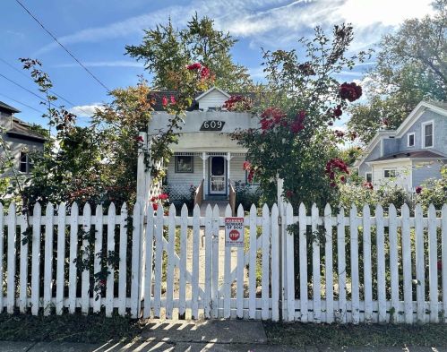 609 Cross St, Clinton, WI 53525-9793