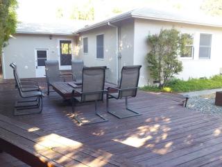 437 Church St, Mountain View CA  94041-2122 exterior