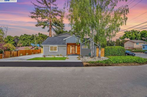 19525 Forest Ave, Hayward CA  94546-3519 exterior