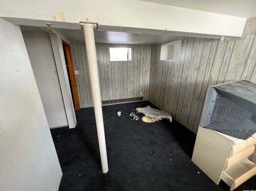 1 Irene St, North Lindenhurst NY  11757-1204 exterior