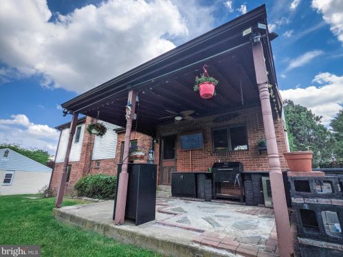 619 Davis Rd, Cheltenham PA  19012-1636 exterior