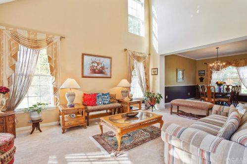 7 Hawk Ct, East Brunswick, NJ 08816-2274