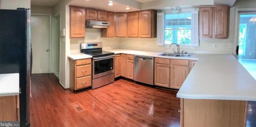 12837 Pinecrest Rd, Herndon VA  20171-2603 exterior