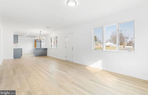 40 Chesterfield Dr, New Castle, DE 19720-1249
