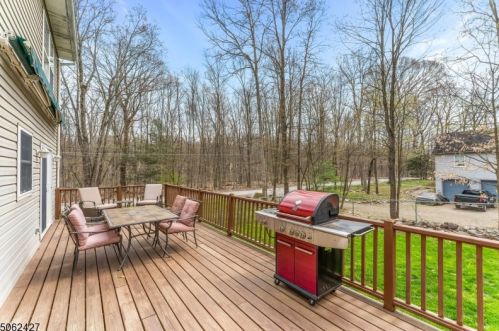 22 Glenbrook Dr, Fredon NJ  07860-6595 exterior