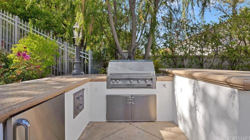 3825 Prado Del Trigo, Calabasas CA  91302-3638 exterior