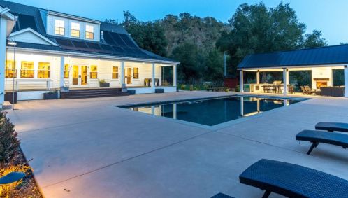 10555 Watsonville Rd, Gilroy CA  95020-9433 exterior