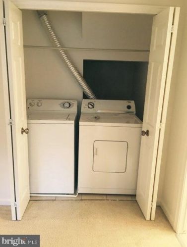 12592 Kempston Ln, Woodbridge VA  22192-5068 exterior