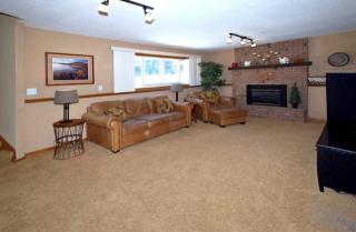5860 Matterhorn Dr, Minneapolis, MN 55432-5933