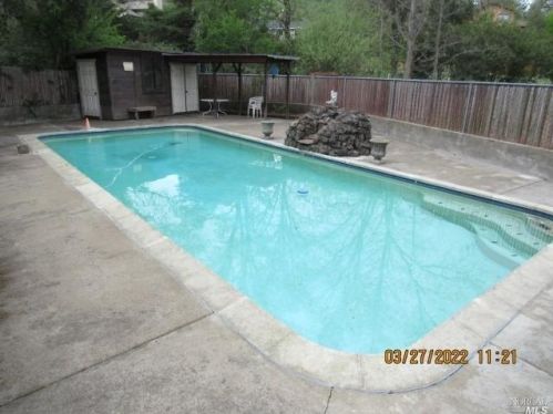 930 Live Oak Ave, Ukiah CA  95482-3733 exterior