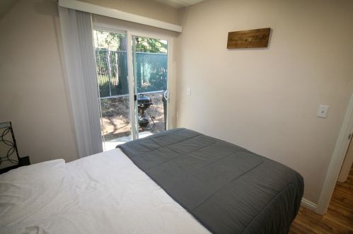 118 Sherwood Blvd, Big Bear City CA  92314-8933 exterior