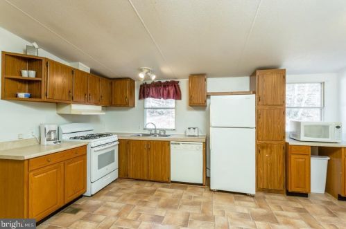2131 Broad Run Rd, Brandywine, WV 26802-8546