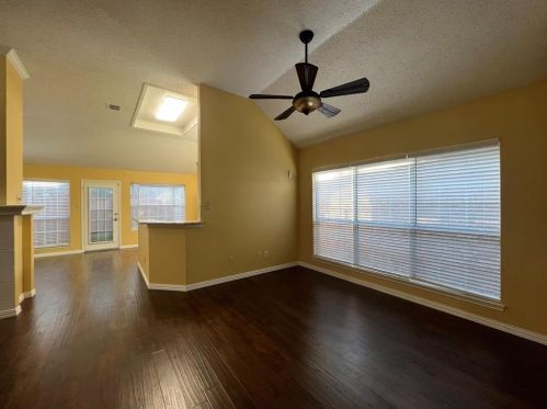 346 Arbor Ct, Euless TX  76039-3741 exterior