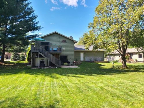 1116 Grandview Dr, Hudson WI  54016-1472 exterior