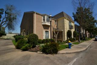 671 Post Oak Ln, Houston TX  77024-4606 exterior