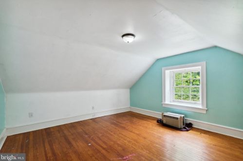 6903 Chew Ave, Philadelphia PA 19120-2211 exterior