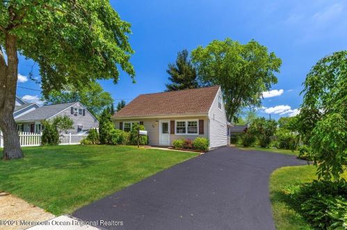 49 Lynn Blvd, Hazlet, NJ 07730-2149