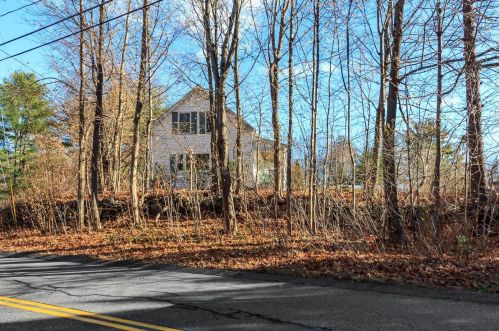 109 Brookdale Rd, Salem NH  03079-2844 exterior