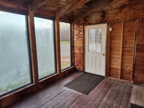 1273 1 Nh Tpke, Northwood NH  03261-3408 exterior