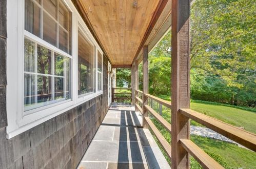 61 Cow Path Dr, Stamford CT  06902-1016 exterior