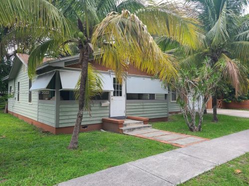 258 1st Ct, Dania Beach FL  33004-2819 exterior