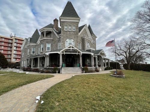 525 2nd St, Catasauqua, PA 18032-2441