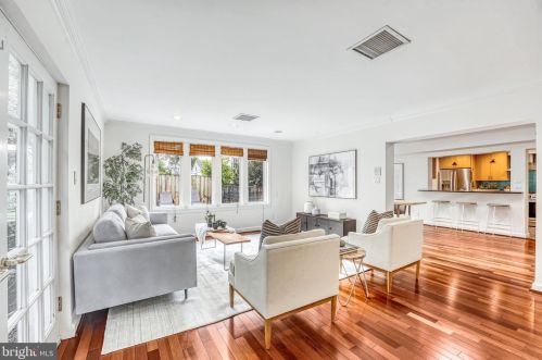 3073 Cleveland Ave, Washington DC 20008-3450 exterior